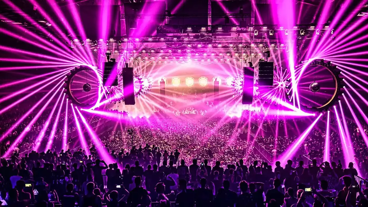 צלול לתוך הצלילים ההיפנוטיים של Acid Techno ב- Gone To A Rave #13